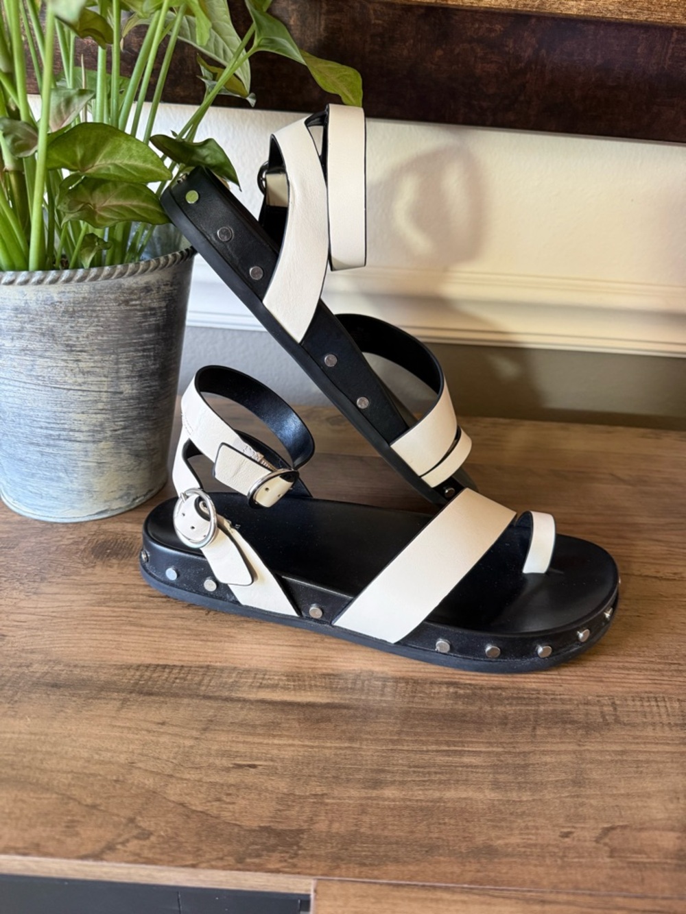 Gianni Bini Main-Stage Black and Cream Leather Straps w Studded Sole Sandals